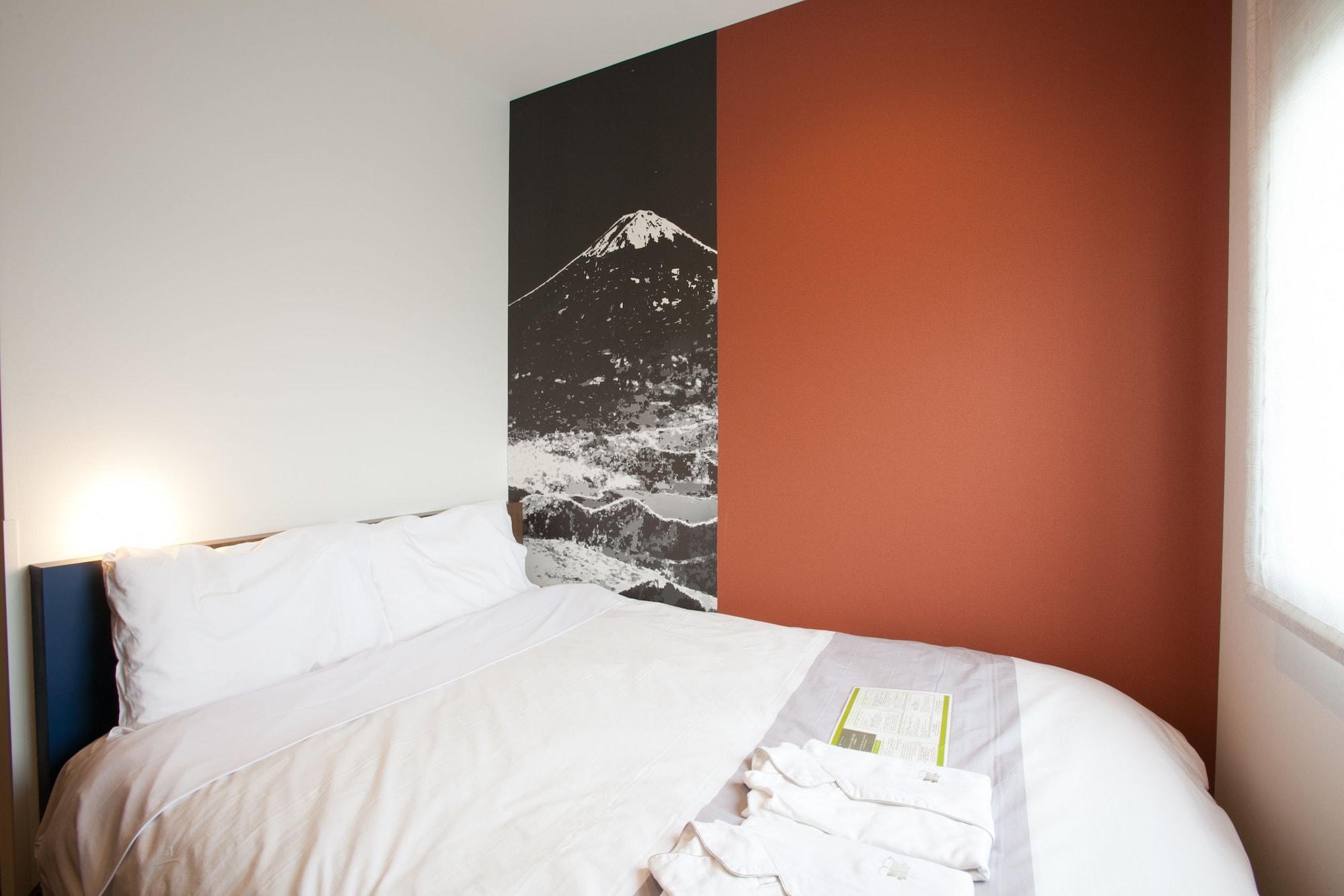Hotell Henn Na Haneda 3*